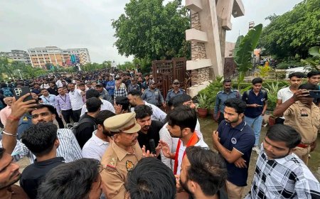 SRMU में लॉ डिग्री की मान्यता पर विवाद, संबद्धता पर सवाल पूछने वाले छात्रों पर लाठी चार्ज