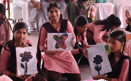 एआई, रचनात्मकता, ई पुस्तकों और भक्ति संगीत के सुरों के साथ गोमती पुस्तक महोत्सव के तीसरे दिन दिखाई दिए विविध रंग