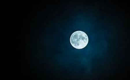 चांद के ध्रुवीय इलाकों में मिला हीनेटाइट नाम का एक खनिज