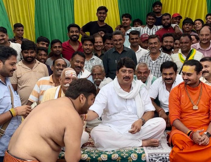 राजा भइया ने कुश्ती प्रतियोगिता के विजेताओं को किया सम्मानित,दो दिवसीय दंगल प्रतियोगिता का हुआ समापन