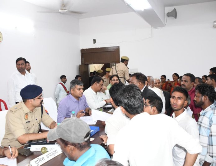 समाधान दिवस में कुल 169 प्रकरण सुनवाई के लिए आयें, 43 प्रकरणों का मौके पर किया गया निस्तारण