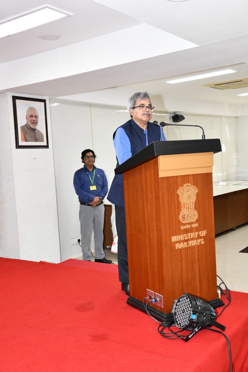 नुक्कड़ नाटक के माध्यम से समझाया स्वच्छता का महत्व