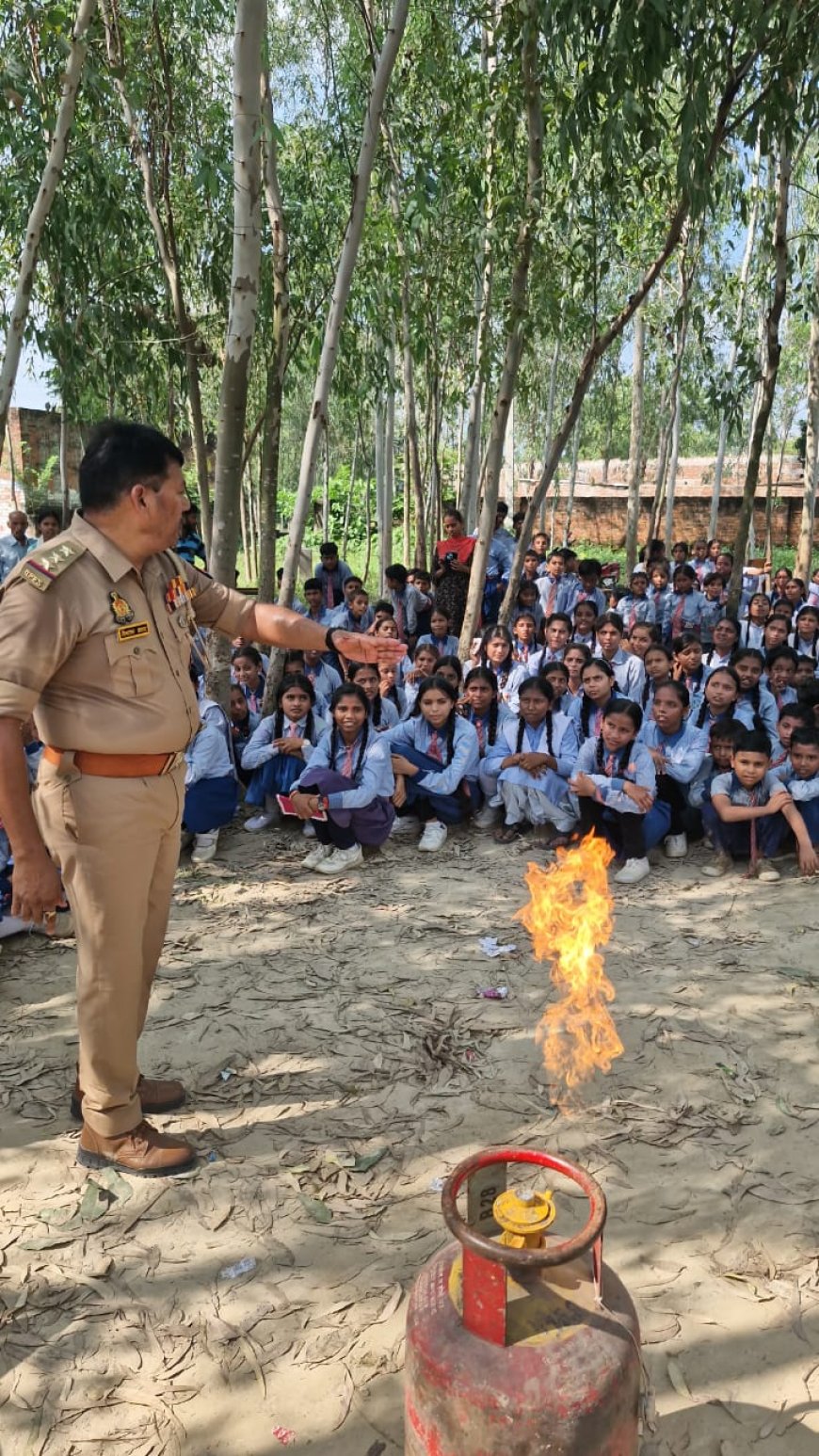 आगामी त्यौहारों के दृष्टिगत आग से बचाव का दिया गया प्रशिक्षण