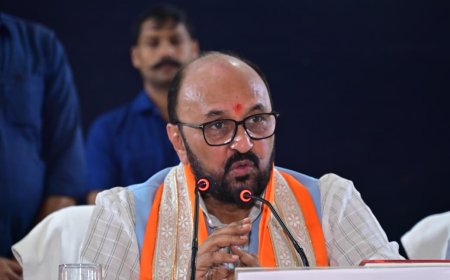 उच्च शिक्षा मंत्री ने "महाकुंभ" पर आधारित पुस्तकों के चार खंडों का किया विमोचन