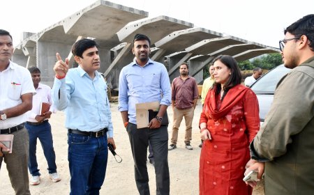 मण्डलायुक्त ने निर्माणाधीन सिक्स लेन ब्रिज का किया निरीक्षण